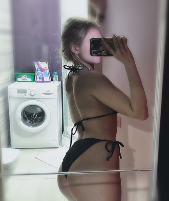 В Москве я создам для тебя незабываемую атмосферу страсти и наслаждения. Мои услуги включают классический и эротический массаж, ролевые игры, стриптиз и многое другое. У меня широкий выбор образов и костюмов, чтобы окунуться в мир фантазий вместе. Мои клиенты всегда остаются довольными и возвращаются ко мне снова и снова. Проверь мои фото в профиле, они на 100% реальные 😘 Жду тебя, чтобы сделать нашу встречу незабываемой! 💋 3700, 21 год